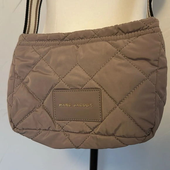 Marc Jacobs Quilted Crossbody Zip Bag EUC - Picture 2 of 6